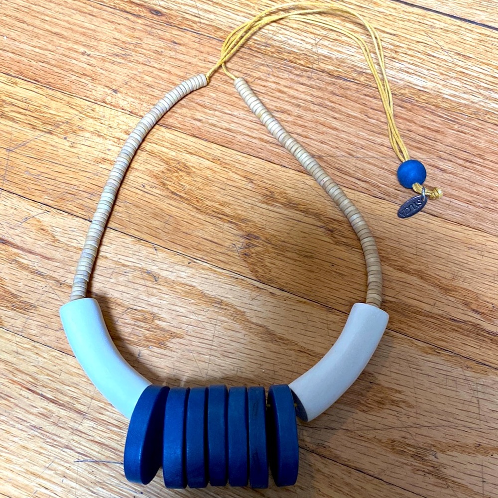 Wood adjustable artsy necklace